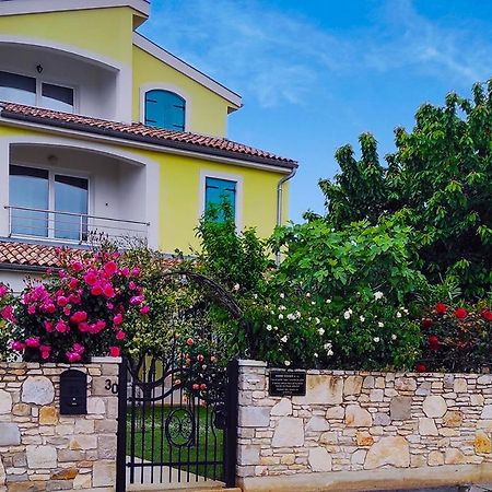 Apartman Mendula プレマントゥーラ エクステリア 写真